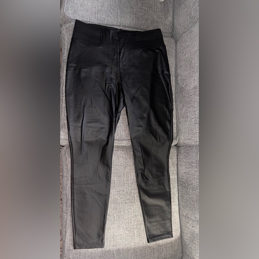 Simply Vera Vera Wang faux leather leggings